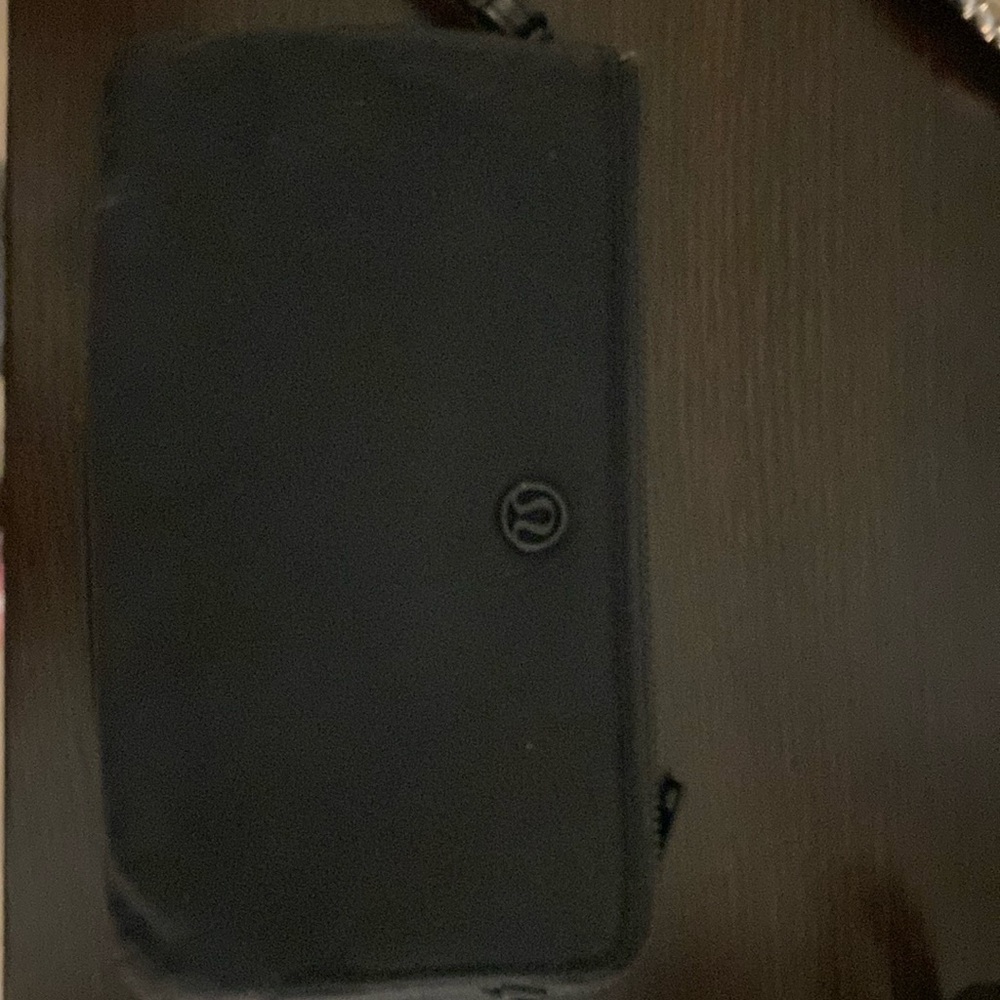 Lululemon wallet wristlet